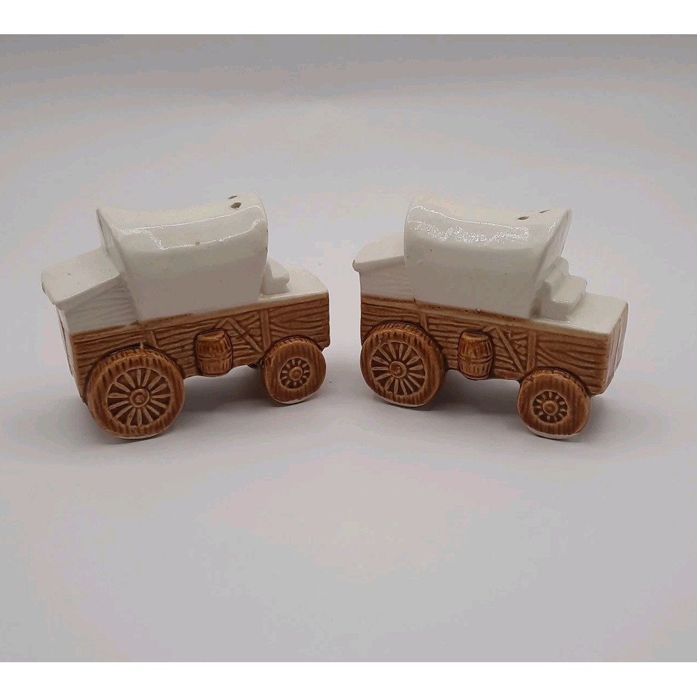 Vintage Ceramic Salt & Pepper Shaker Set Stagecoach Western Wagon Train